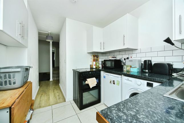 Flat Over, 126, Lewes Road, Brighton photo 3