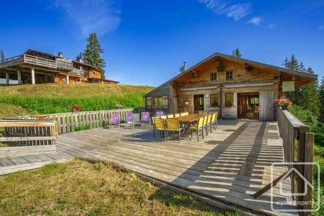 Chalet for sale in Rhône-Alpes, Haute-Savoie, Saint-Jean-D'aulps