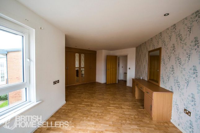 Flat 23, Cwrt Pandora,, Pentre Doc Y Gogledd, Carmarthenshire photo 4