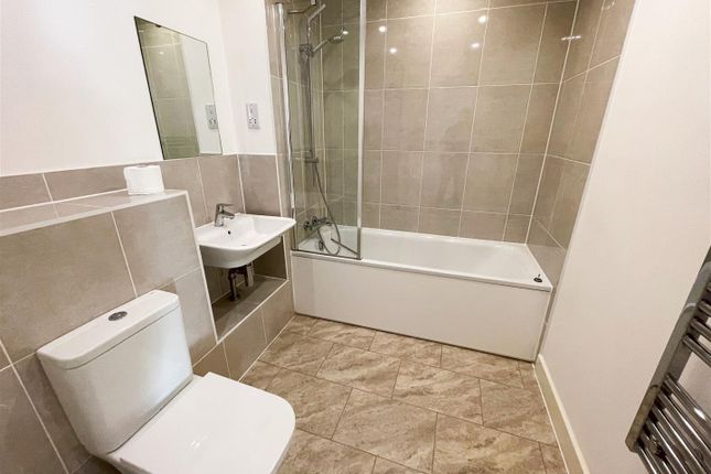 Flat 5, Bessemer Lodge, Milton Keynes photo 5