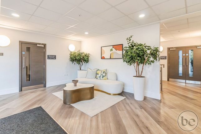 Flat 8, 16 Fairhaven Drive, Reading photo 2