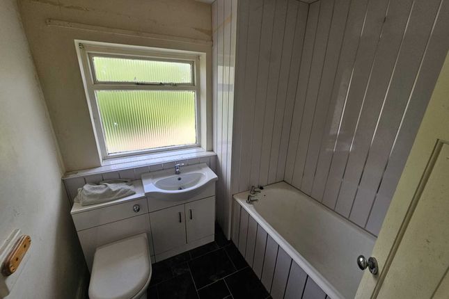 76 Bestwood Park Drive, NOTTINGHAM photo 3