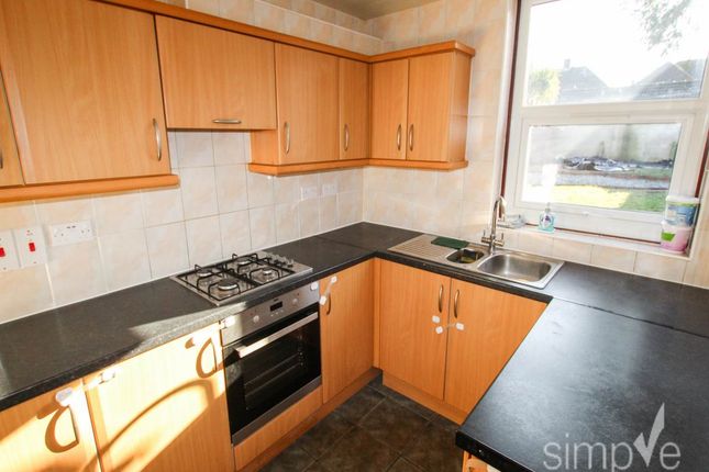The Glen, Southall Middlesex photo 3