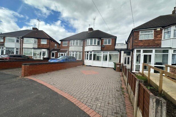 Thumbnail Property to rent in Wellsford Avenue, Solihull