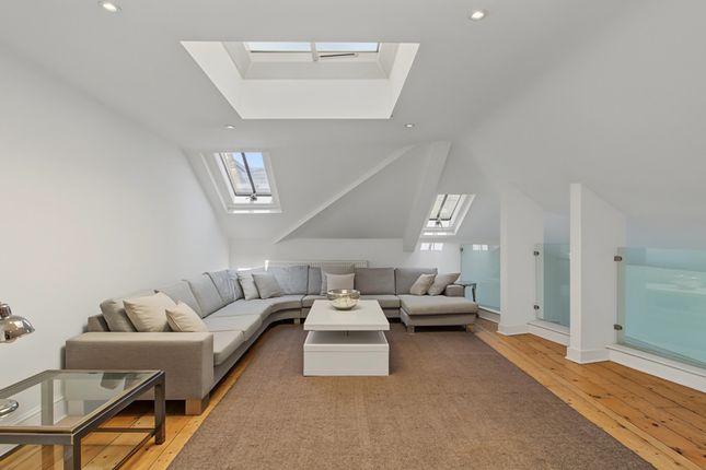 Flat A, 36, Elgin Crescent, London photo 2