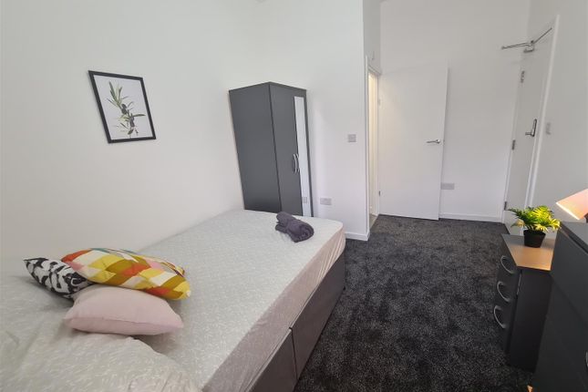 Room 4, 66, Wellington Road, Dudley photo 5