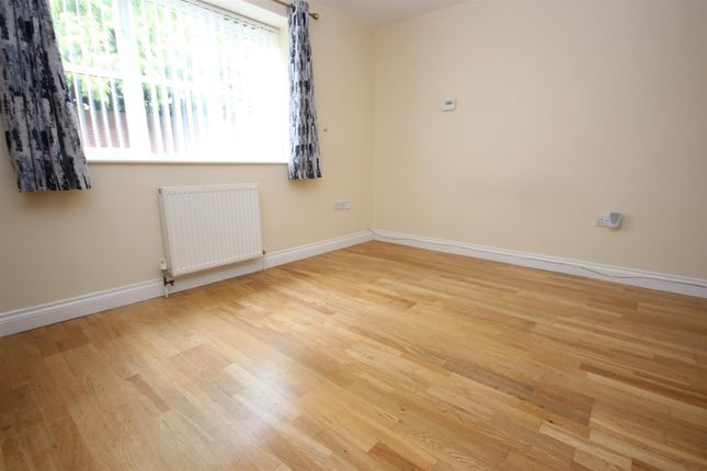 1, Bull Meadow Road, Exeter photo 2