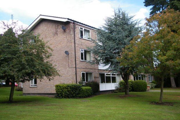 Flat to rent in Manor Court, Solihull