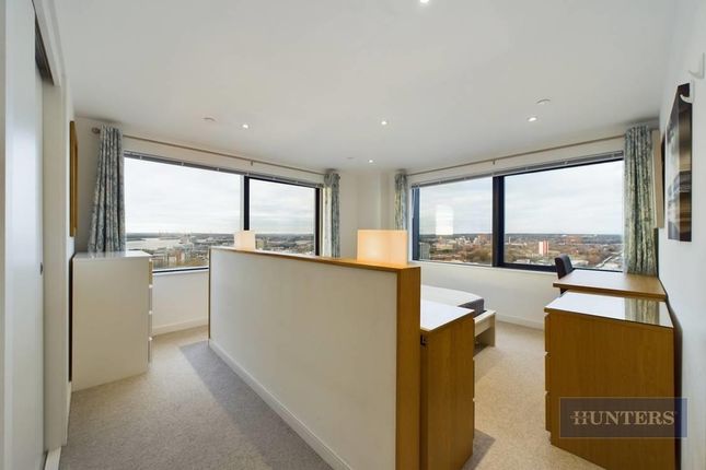 Flat to rent in Moresby Tower, Ocean Way, Southampton