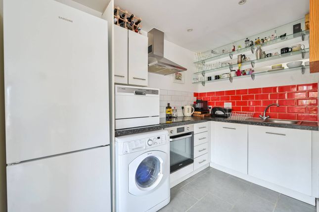 Highwood Close, East Dulwich photo 5