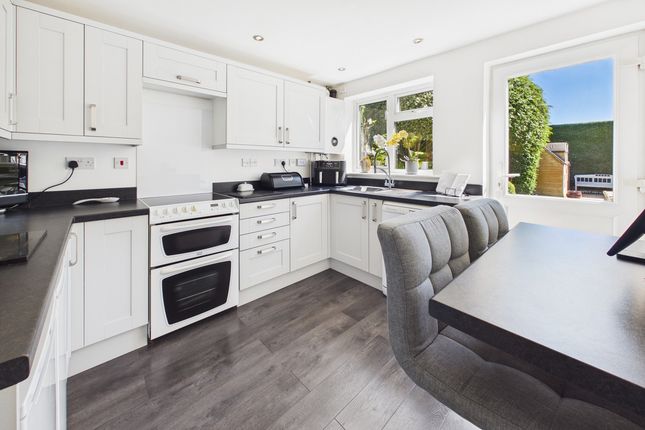 73, Sarratt Avenue, Hemel Hempstead photo 4