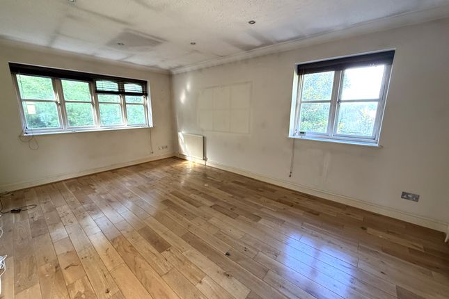 29, Skillen Lodge, 552 Uxbridge Road, Pinner photo 5