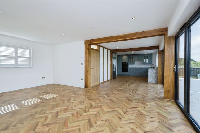 Taylors Barn, Gardner Street, Hailsham photo 3