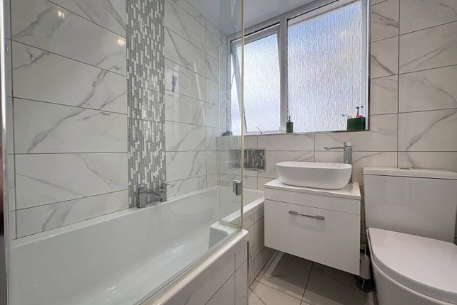 7, Holliers Close, Maghull photo 4