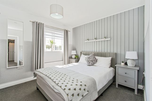 12, Bluebell Mews, CASTLEFORD photo 4