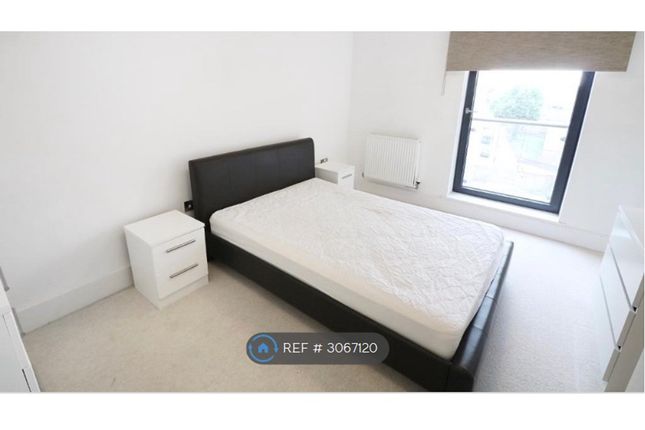 Newton Court, Axio Way, London photo 5