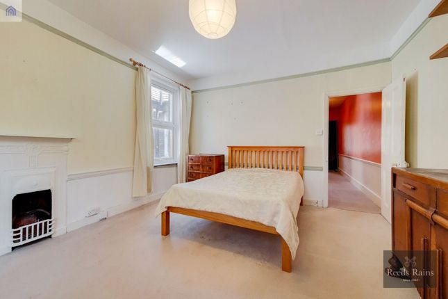 18, Doddington Grove, London photo 4