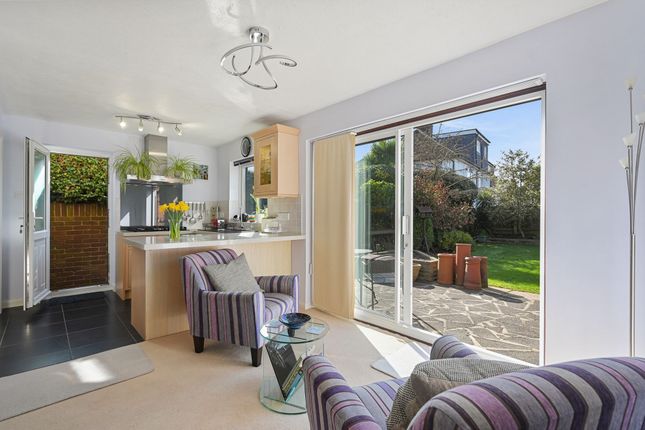 103 Queens Walk, Ruislip photo 4