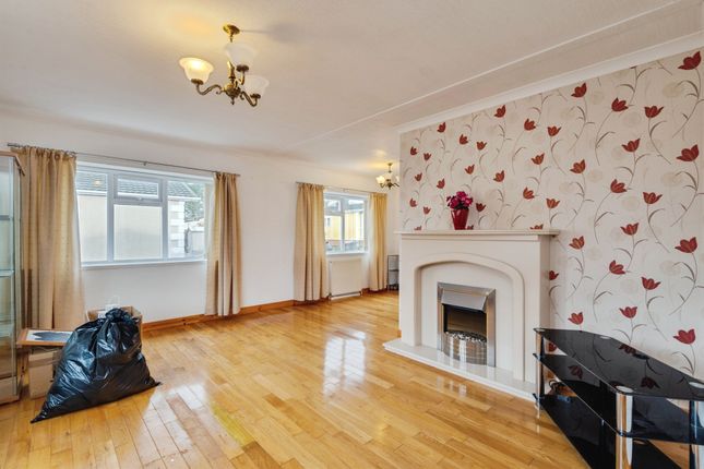 35, Cheshire Park Homes, Chester Road, Frodsham photo 4
