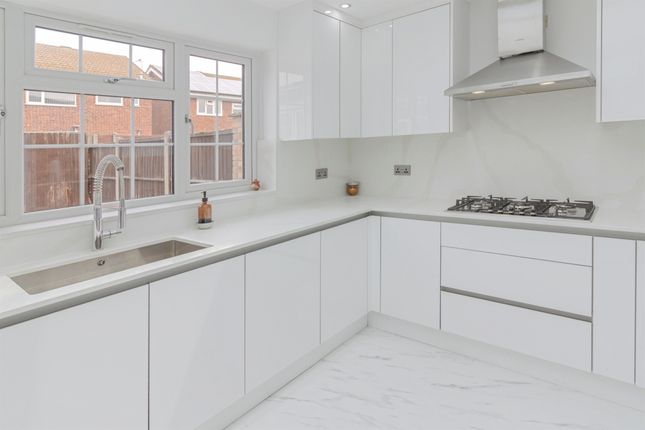 4, Braemar Drive, Leicester photo 3
