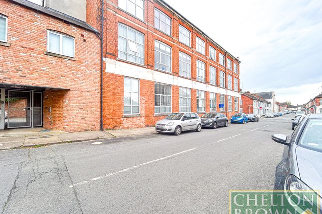 Thumbnail Flat to rent in Artizan Road, Northampton, Northamptonshire