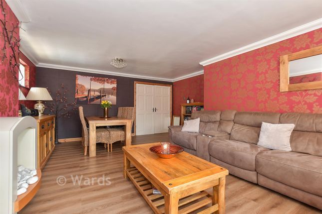 Treetops, Drake Avenue, Sheerness photo 4
