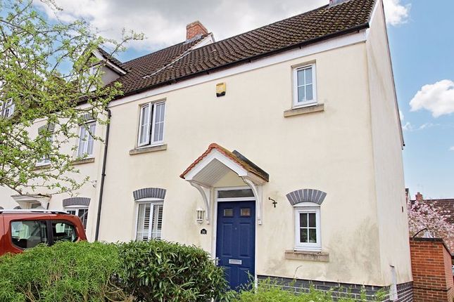 Thumbnail Terraced house for sale in Upper Stroud Close, Chineham, Basingstoke