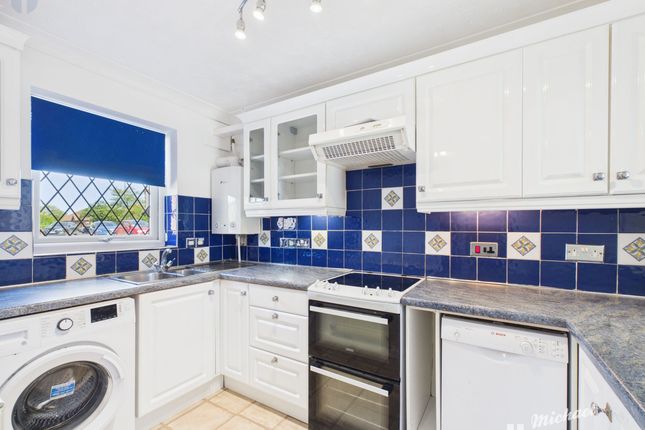 23 Rickard Close, Aylesbury photo 4