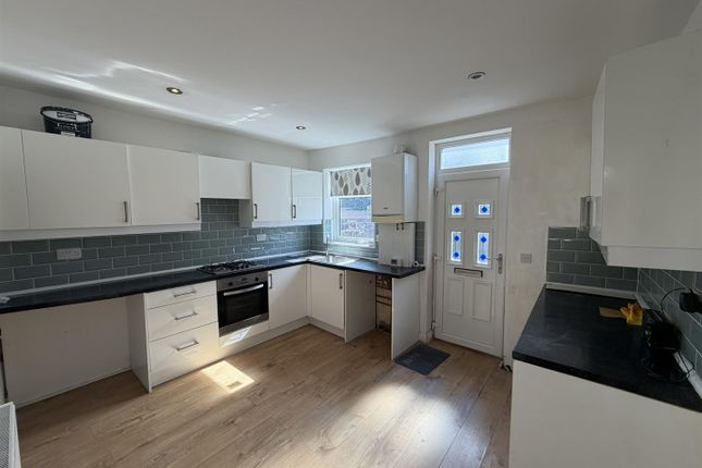 7, Mannville Walk, Keighley photo 4