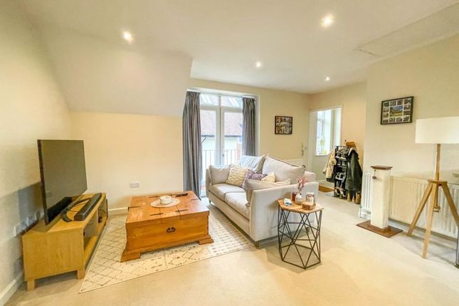 Flat for sale in The Firs, High Street, Whitchurch