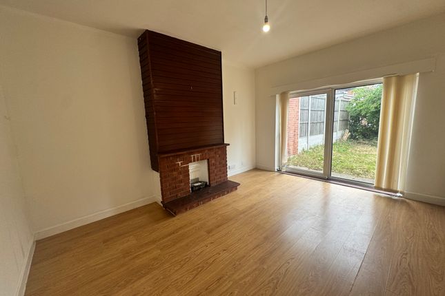 90, Mansfield photo 4