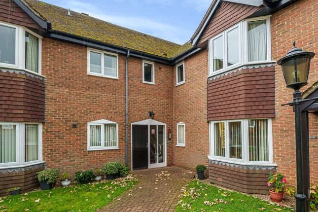 Flat for sale in Thatcham, Berkshire