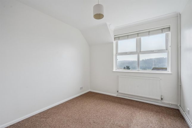 Maisonette to rent in Totteridge Road, High Wycombe