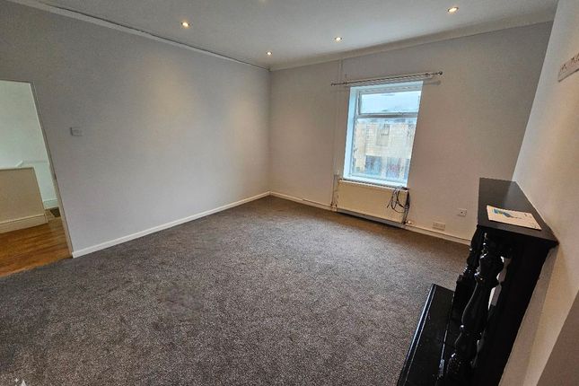 Flat to rent in Schofield Place, Littleborough