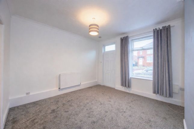 100, Snydale Road, Barnsley photo 3