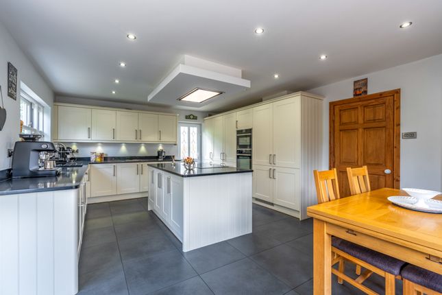 10, Mill Pool Place, Kidderminster photo 3