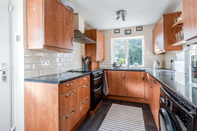 28, Botany Avenue, West Yorkshire photo 3