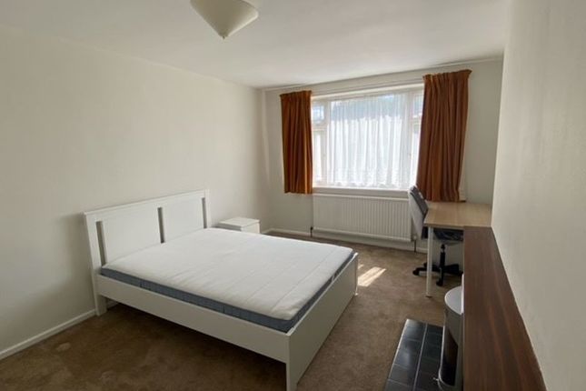 12, Penshurst Road, Potters Bar photo 5