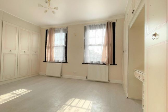 Hollybush Lodge 32, Grange Road, London photo 3