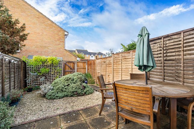 6 Foxes Close, Hertford photo 4