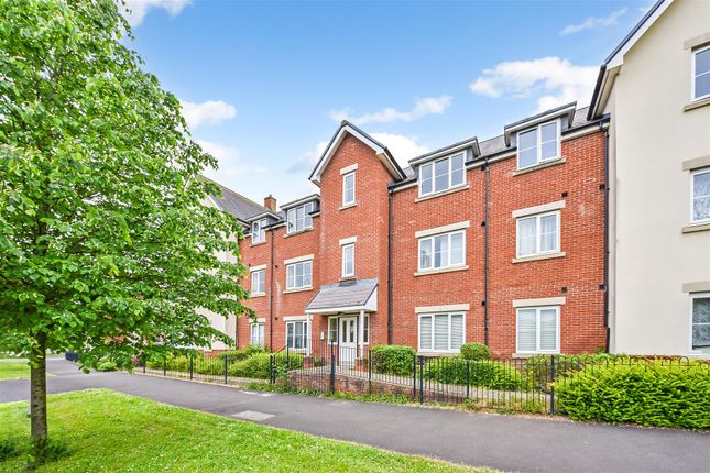 Flat for sale in Hampton Road, Andover