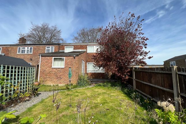 End terrace house for sale in Lilac Way, Basingstoke