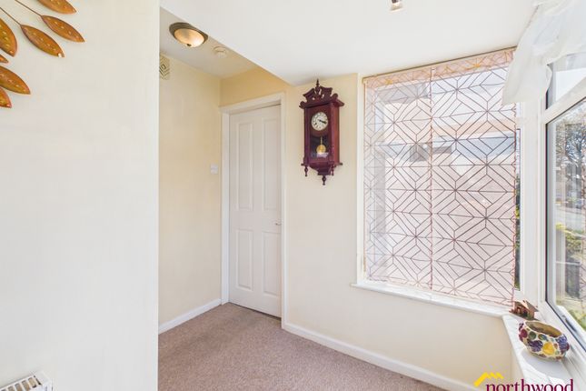 51, Caton Crescent, Milton photo 2