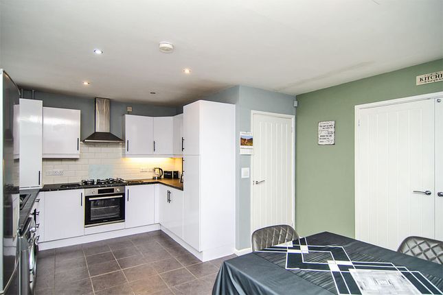 5, Cherry Brook, Cannock photo 3