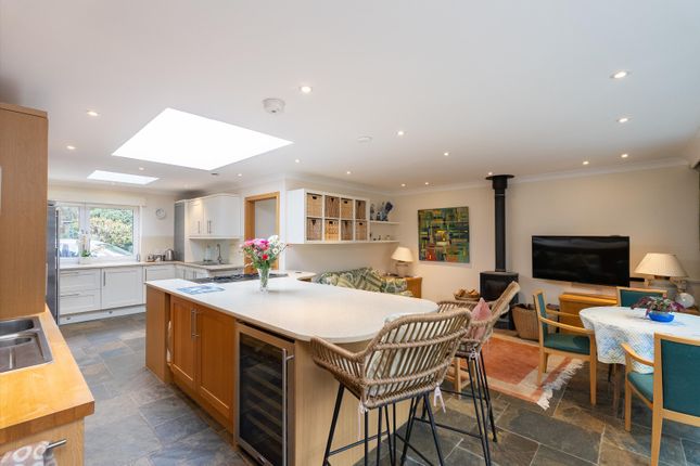 75, The Glade, Leatherhead photo 4