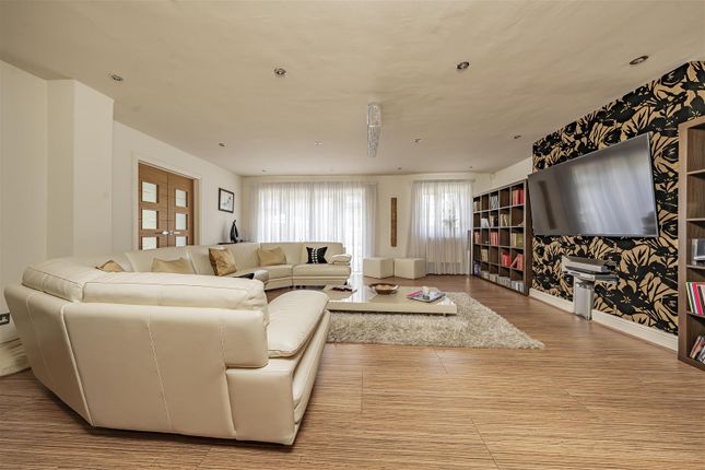 1, Garnett Drive, St. Albans photo 4