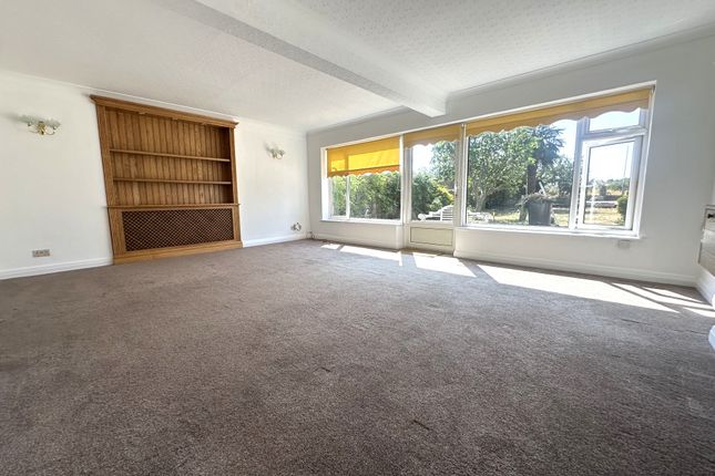 21, Cotswold Way, Enfield photo 3