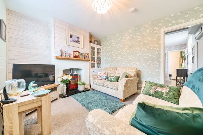 84 Bells Lane, Rochester photo 3