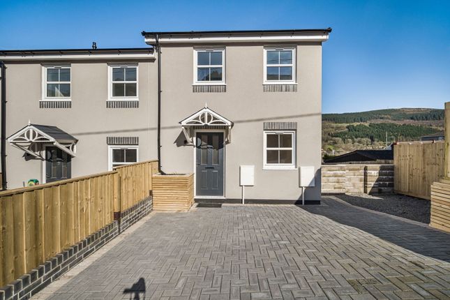 8a, Woodland Street, Mountain Ash photo 3