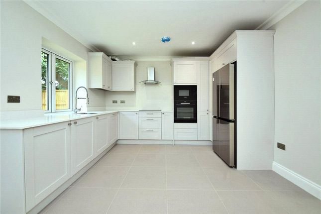 2B, Holly Oak Close, Sutton photo 4